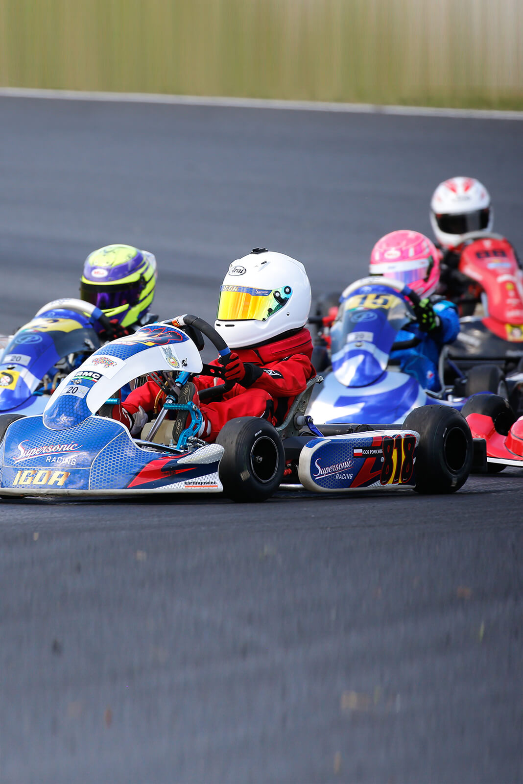 Igor Ponichtera w trakcie jazdy gokartem - Igor Racing