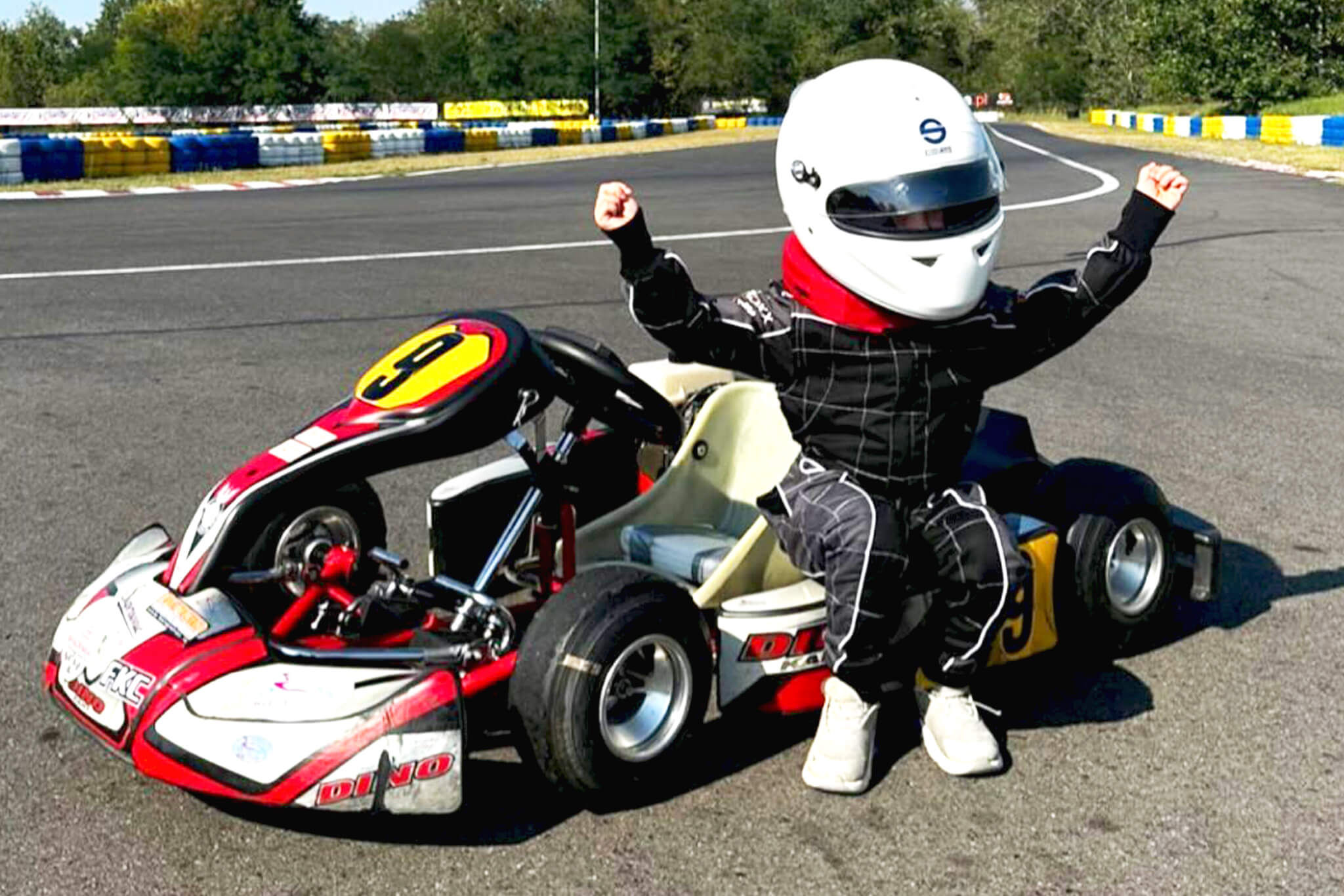 Igor z gokartem na torze