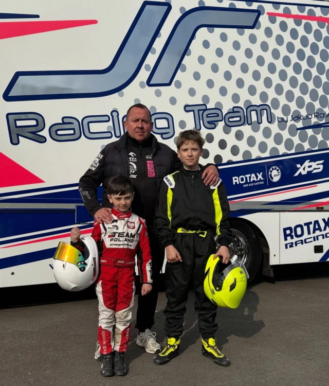 Treningowy weekend w Toruniu… 🏎️🏎️🏎️
@jr_racing_team 
@kubarosc 
@janekkkkkk228 
@jakubemenem 
@rmc_poland 
@pzm_polskizwiazekmotorowy 
@awix_racing_arena 
@wojewodztwo.podlaskie 
@wbialystok 
#training #weekend #motorsport #friends